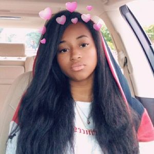 Meet your Posher, Amaris